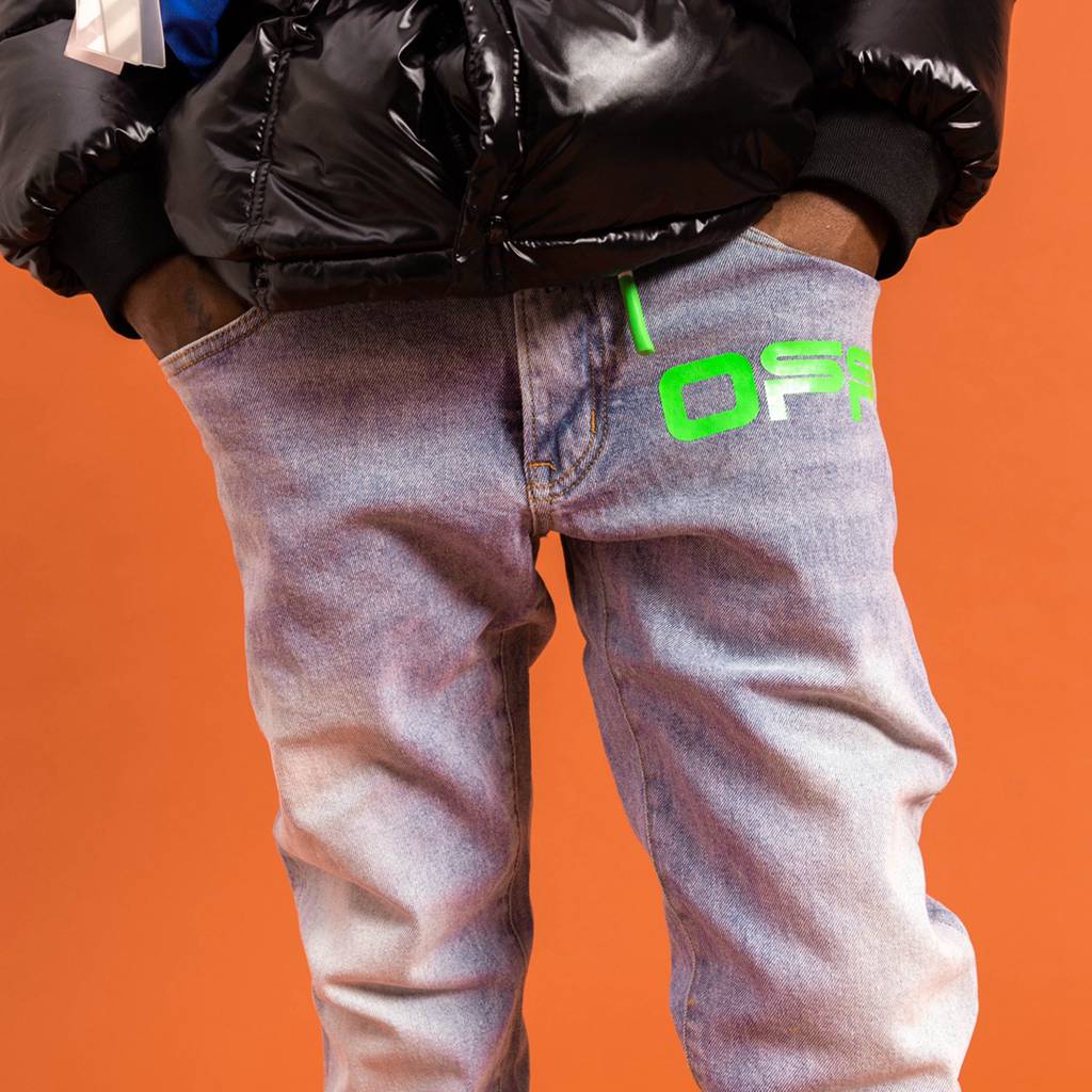 OFF WHITE